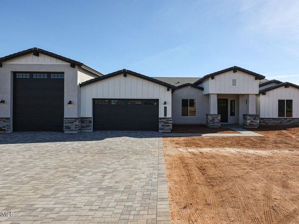 1644 E CREEK CANYON Road, Phoenix, AZ 85086