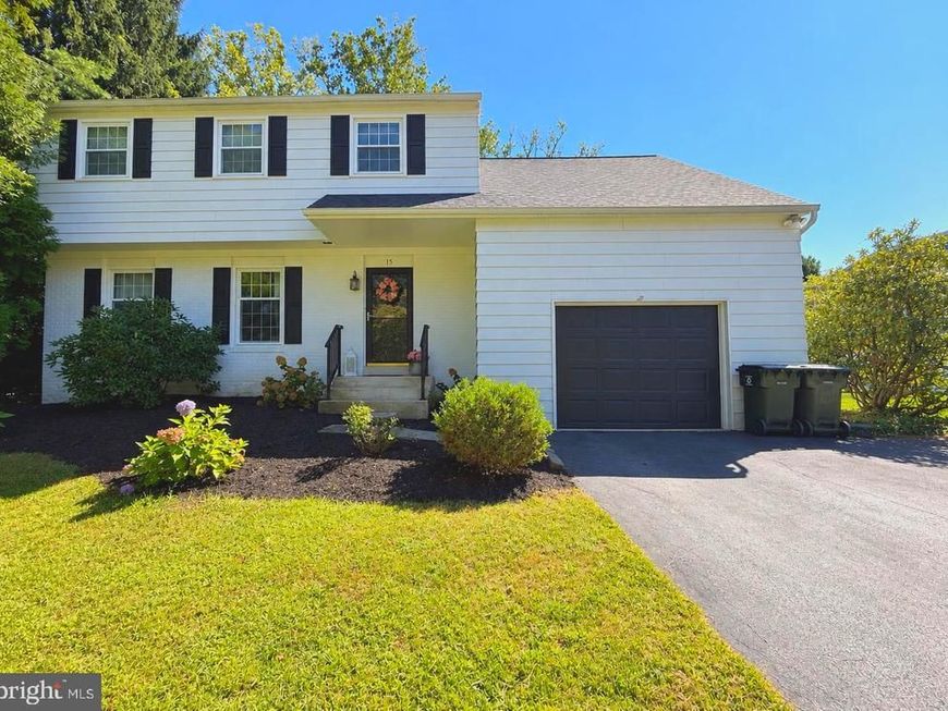 15 Marshall Circle, Downingtown, PA 19335 Main Photo