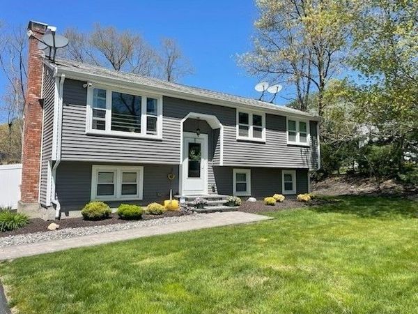 1169 W Elm St Ext, Brockton, MA 02301