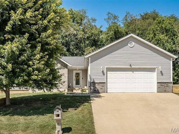 2201 Ashton Hills Court , Washington, MO 63090