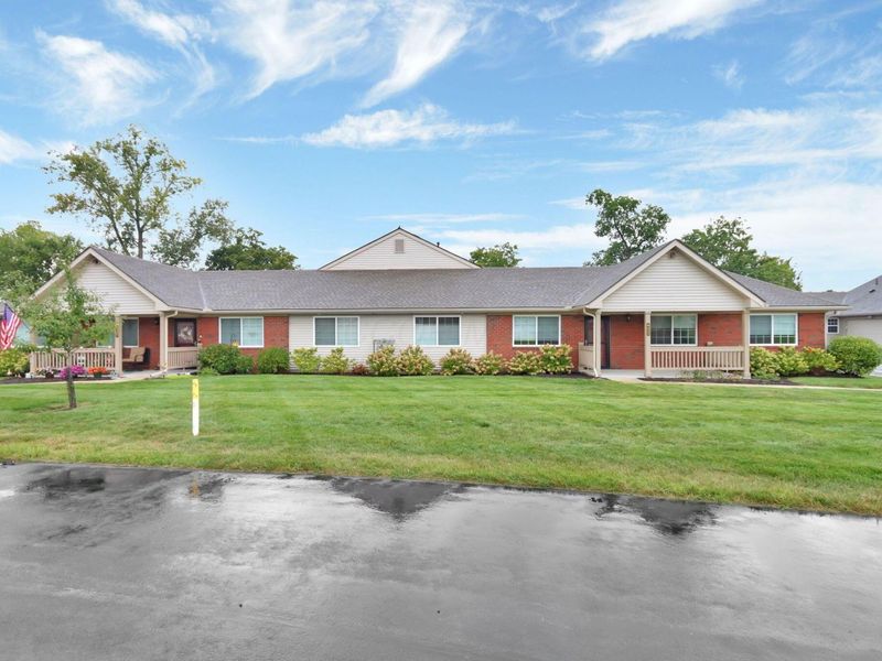 8423 Taylor Chase Drive, Reynoldsburg, OH 43068 Photo 2