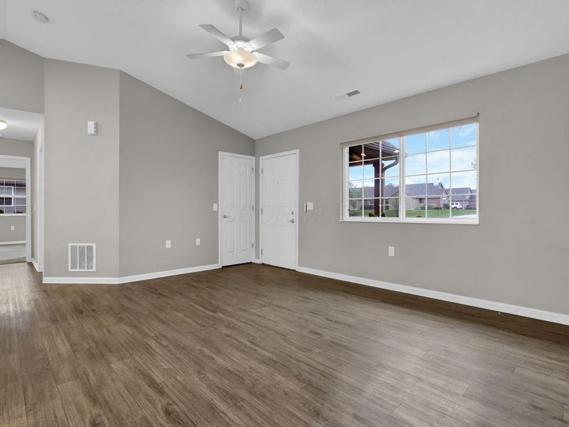 8423 Taylor Chase Drive, Reynoldsburg, OH 43068 Photo 8