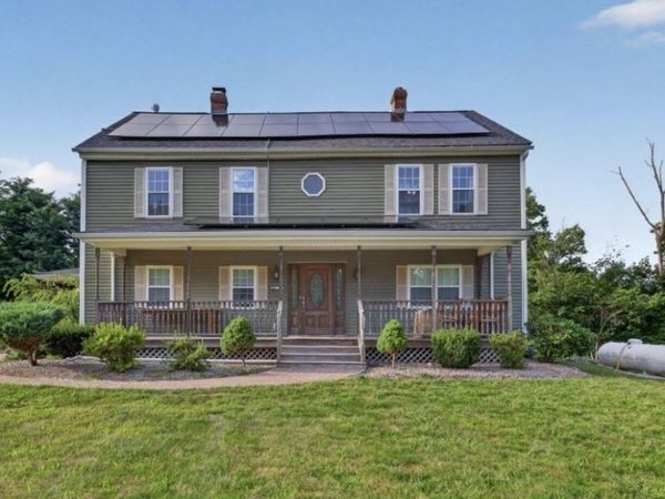 8 Albert Dr, Millville, MA 01529