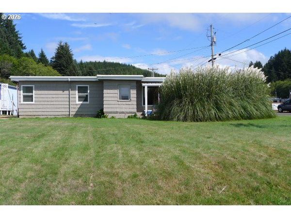 255 BEACH BLVD, Winchester Bay, OR 97467