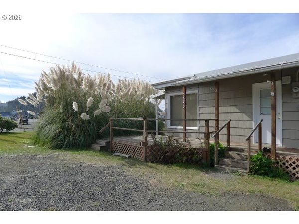 255 BEACH BLVD, Winchester Bay, OR 97467