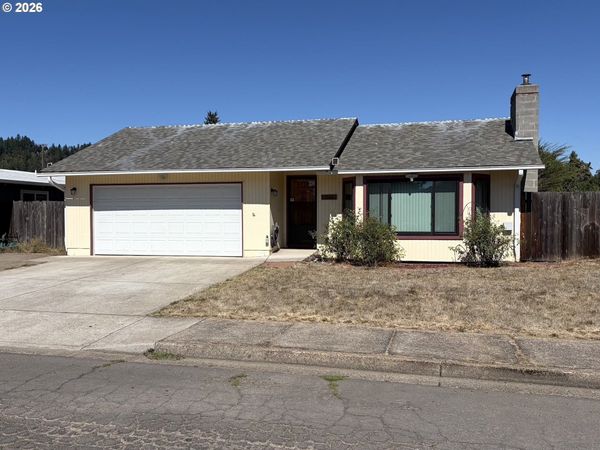 1544 E CHAMBERLAIN AVE, Cottage Grove, OR 97424