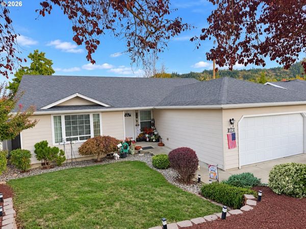 411 SUNNYSIDE DR, Winston, OR 97496