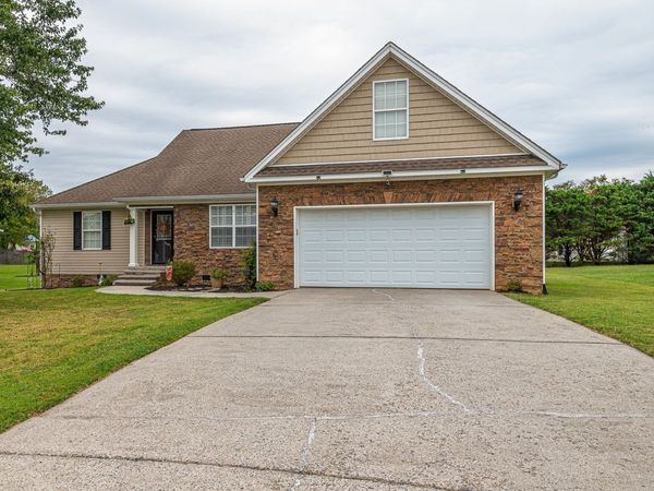 213 Thoroughbred Dr NW, Cleveland, TN 37312