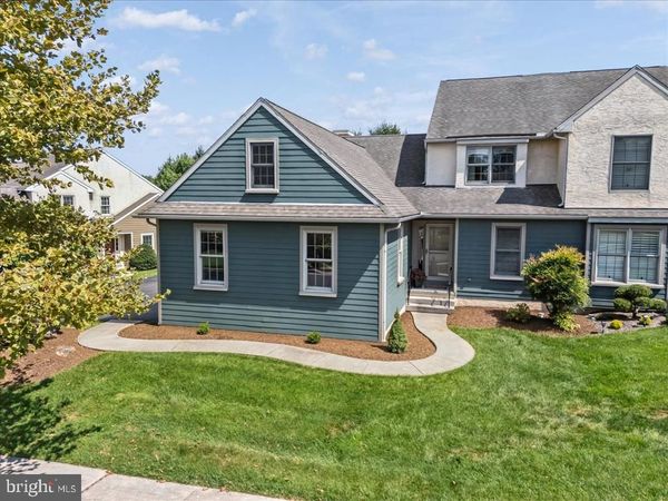 6 PARKSIDE DRIVE, ELVERSON, PA 19520