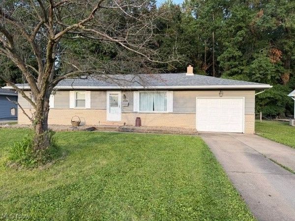 2191 Frostwood Drive , Youngstown, OH 44515