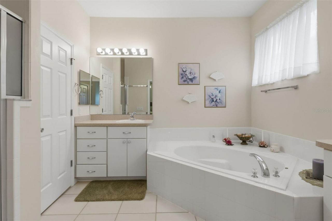 20743 Queen Alexandra Drive, Leesburg, FL 34748 Photo