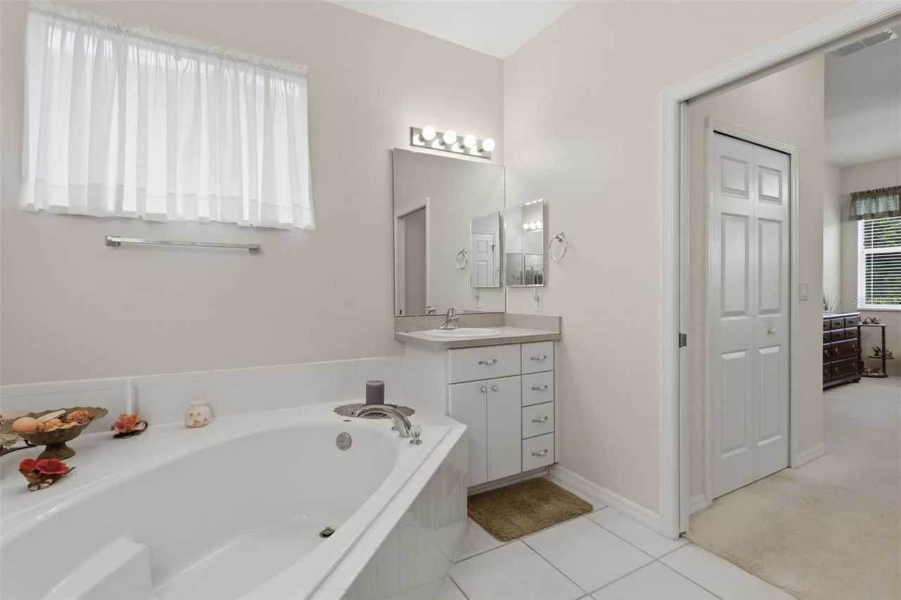 20743 Queen Alexandra Drive, Leesburg, FL 34748 Photo