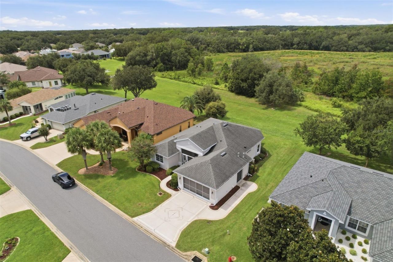 20743 Queen Alexandra Drive, Leesburg, FL 34748 Photo