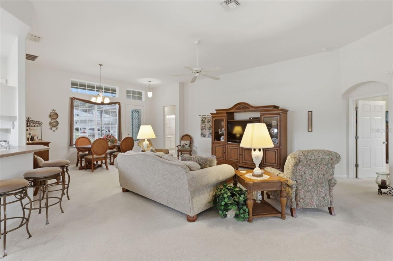 20743 Queen Alexandra Drive, Leesburg, FL 34748 Photo
