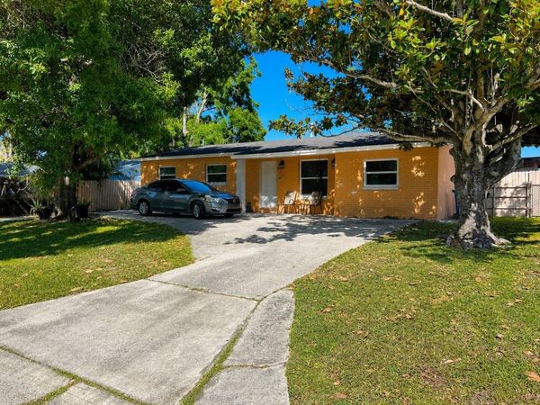 802 PAPAYA DRIVE , TAMPA, FL 33619