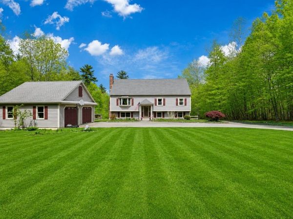 2 Howard Ln, Lakeville, MA 02347