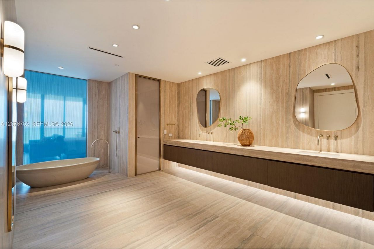 18501 Collins Ave , Unit 2301, Sunny Isles Beach, FL 33160 Photo
