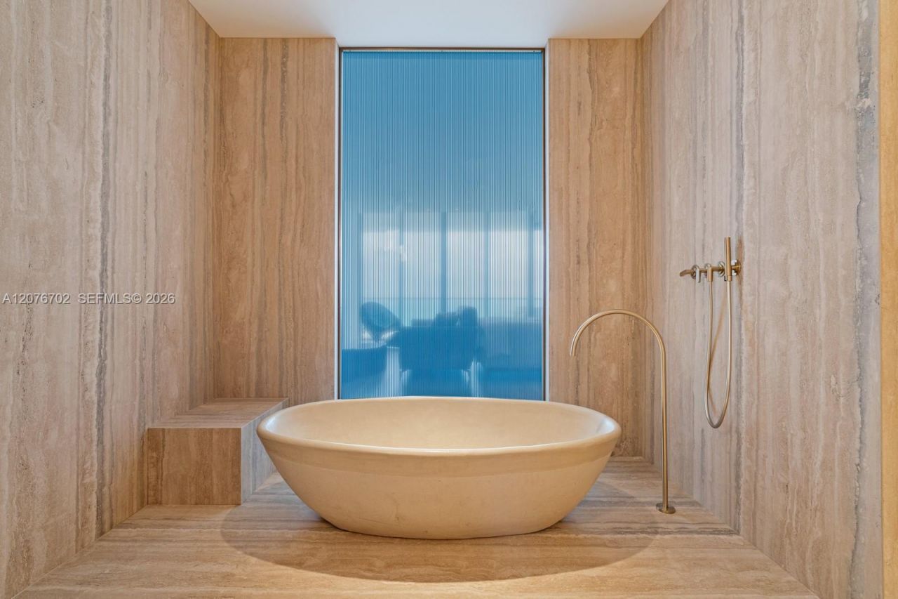 18501 Collins Ave , Unit 2301, Sunny Isles Beach, FL 33160 Photo