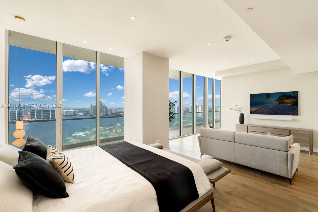 18501 Collins Ave , Unit 2301, Sunny Isles Beach, FL 33160 Photo
