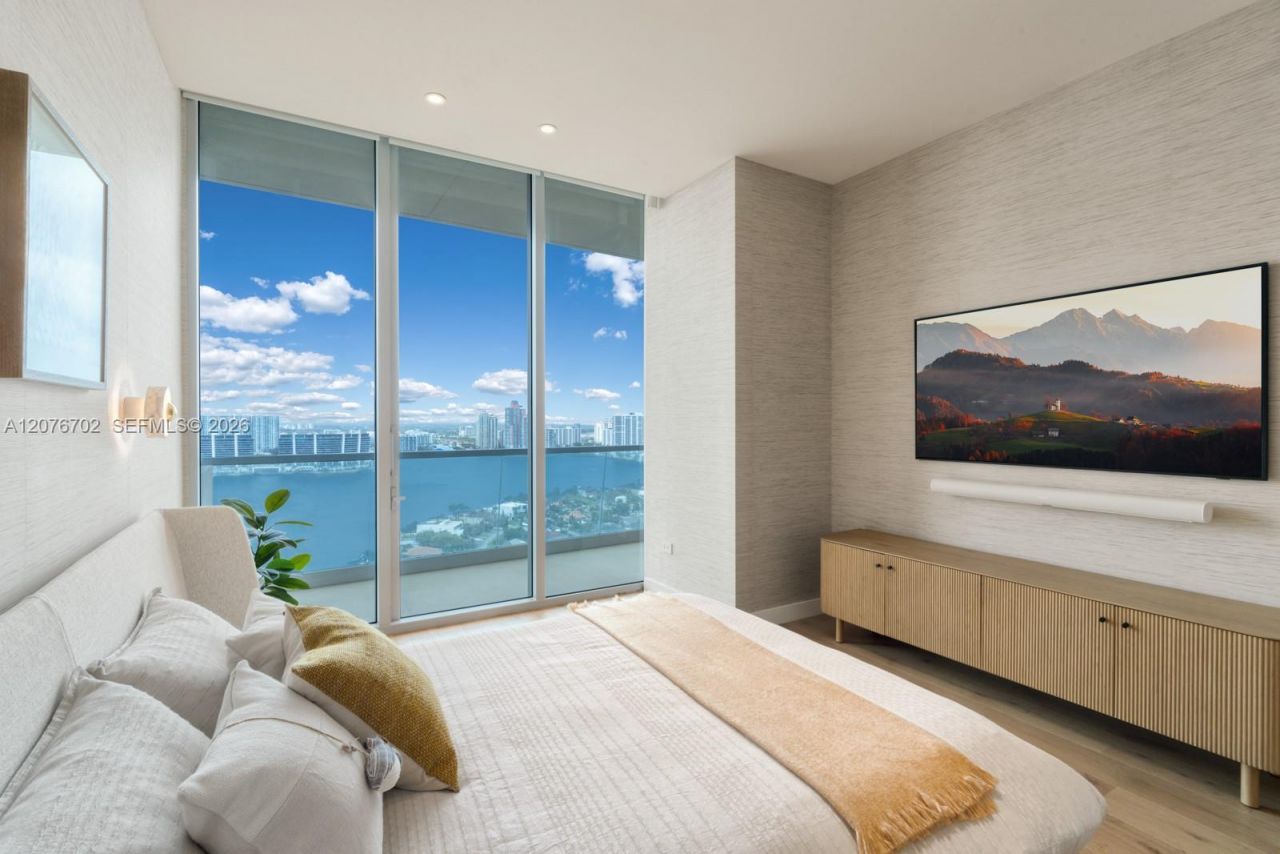 18501 Collins Ave , Unit 2301, Sunny Isles Beach, FL 33160 Photo