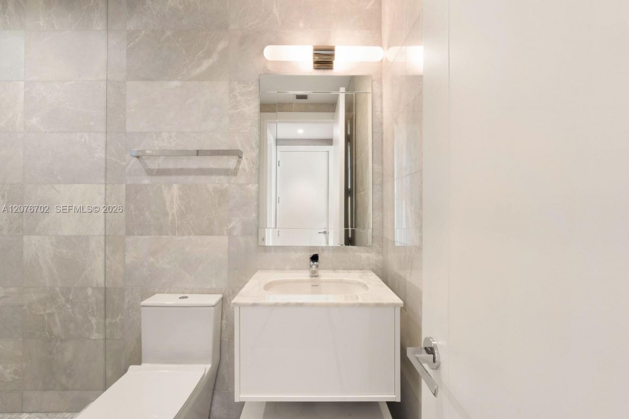 18501 Collins Ave , Unit 2301, Sunny Isles Beach, FL 33160 Photo