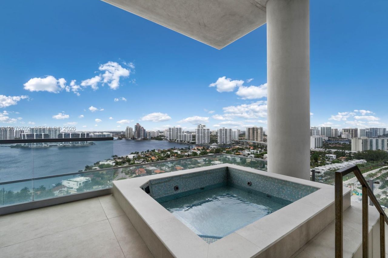 18501 Collins Ave , Unit 2301, Sunny Isles Beach, FL 33160 Photo