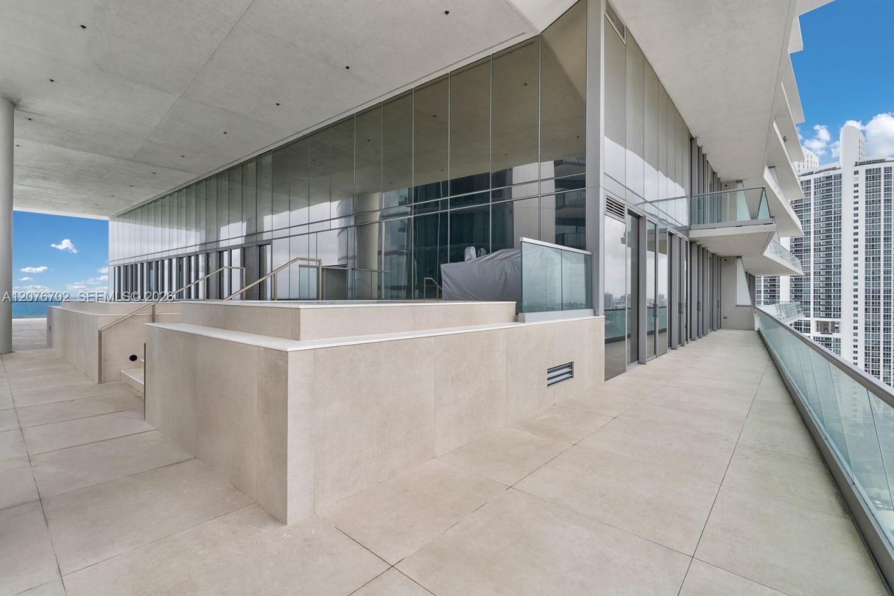 18501 Collins Ave , Unit 2301, Sunny Isles Beach, FL 33160 Photo