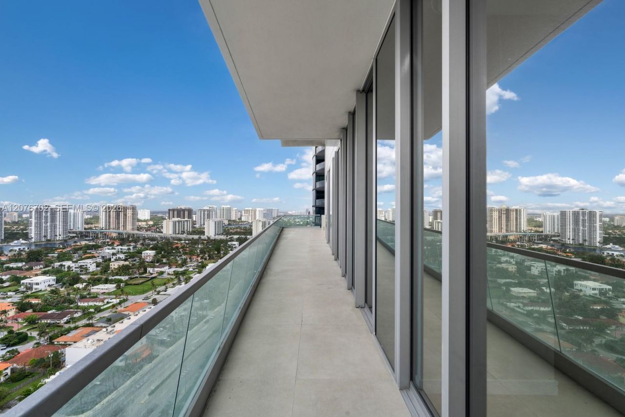 18501 Collins Ave , Unit 2301, Sunny Isles Beach, FL 33160 Photo