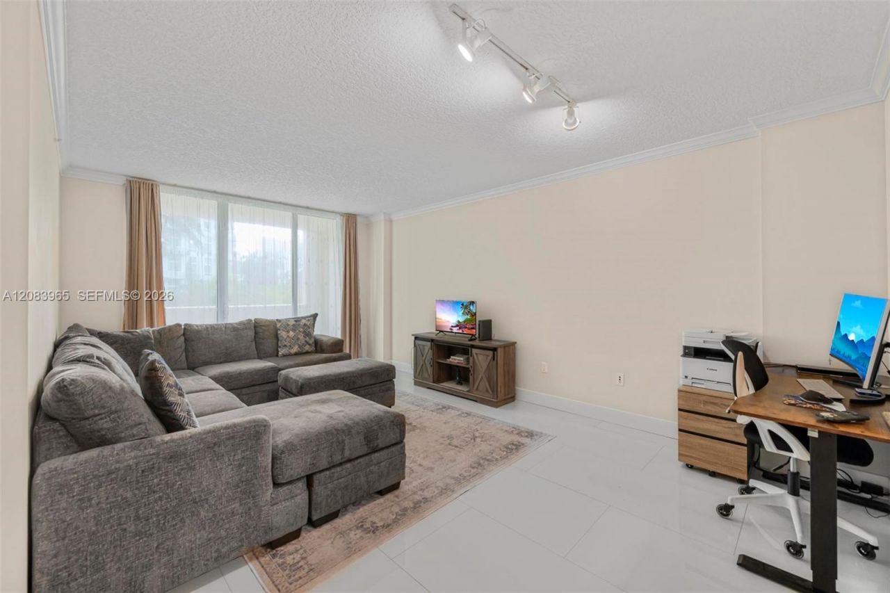 2000 N Bayshore Dr, Unit 408, Miami, FL 33137 Photo