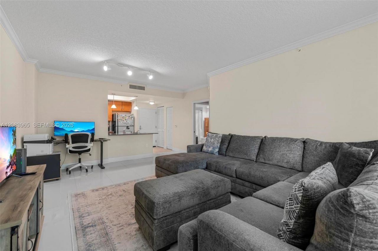2000 N Bayshore Dr, Unit 408, Miami, FL 33137 Photo