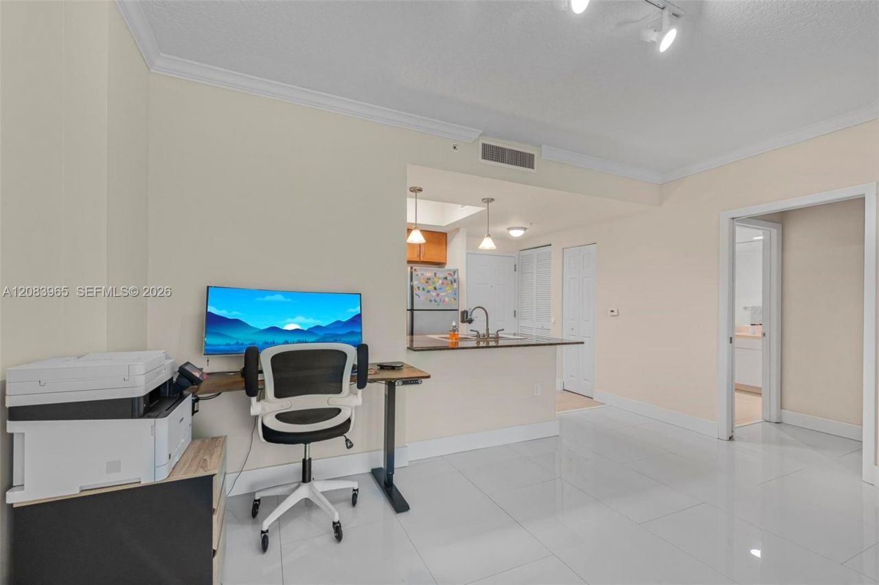 2000 N Bayshore Dr, Unit 408, Miami, FL 33137 Photo