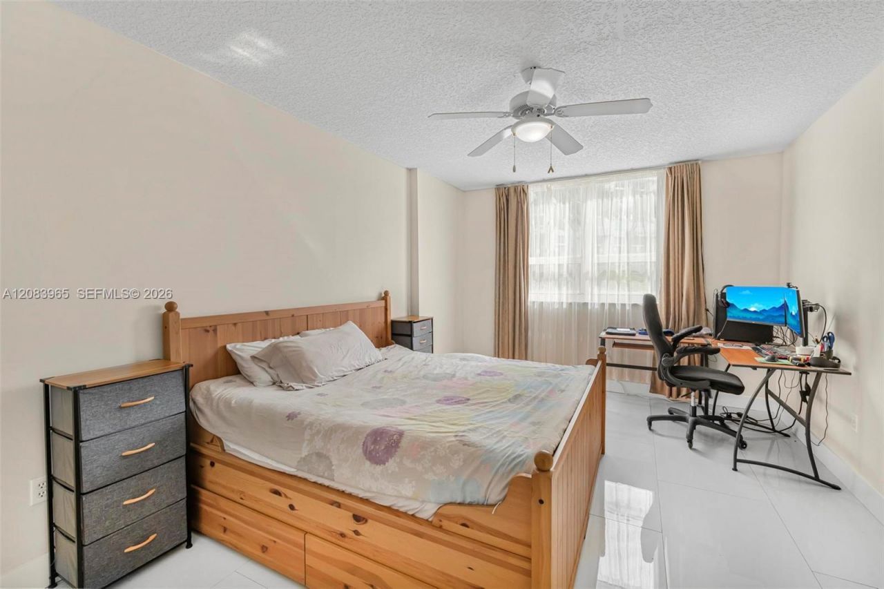 2000 N Bayshore Dr, Unit 408, Miami, FL 33137 Photo