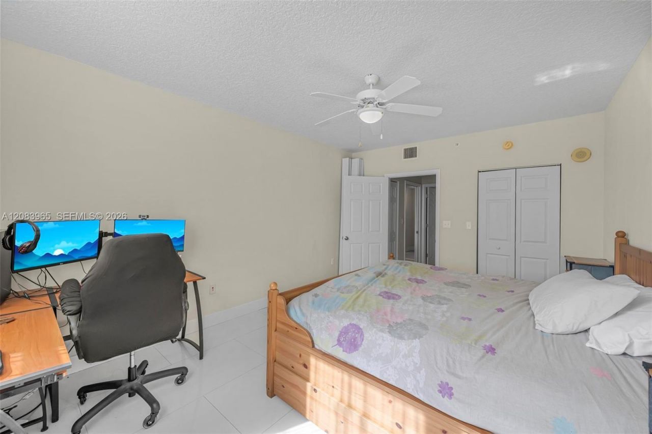 2000 N Bayshore Dr, Unit 408, Miami, FL 33137 Photo