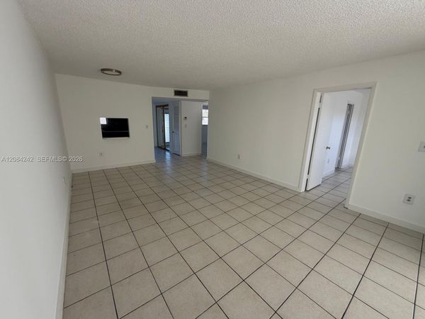 8600 Sunrise Lakes Blvd, Unit 211, Sunrise, FL 33322