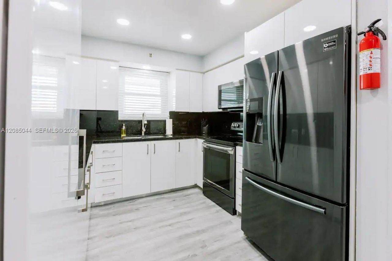 1647 NW 29th Ave, Unit 1, Miami, FL 33125 Photo