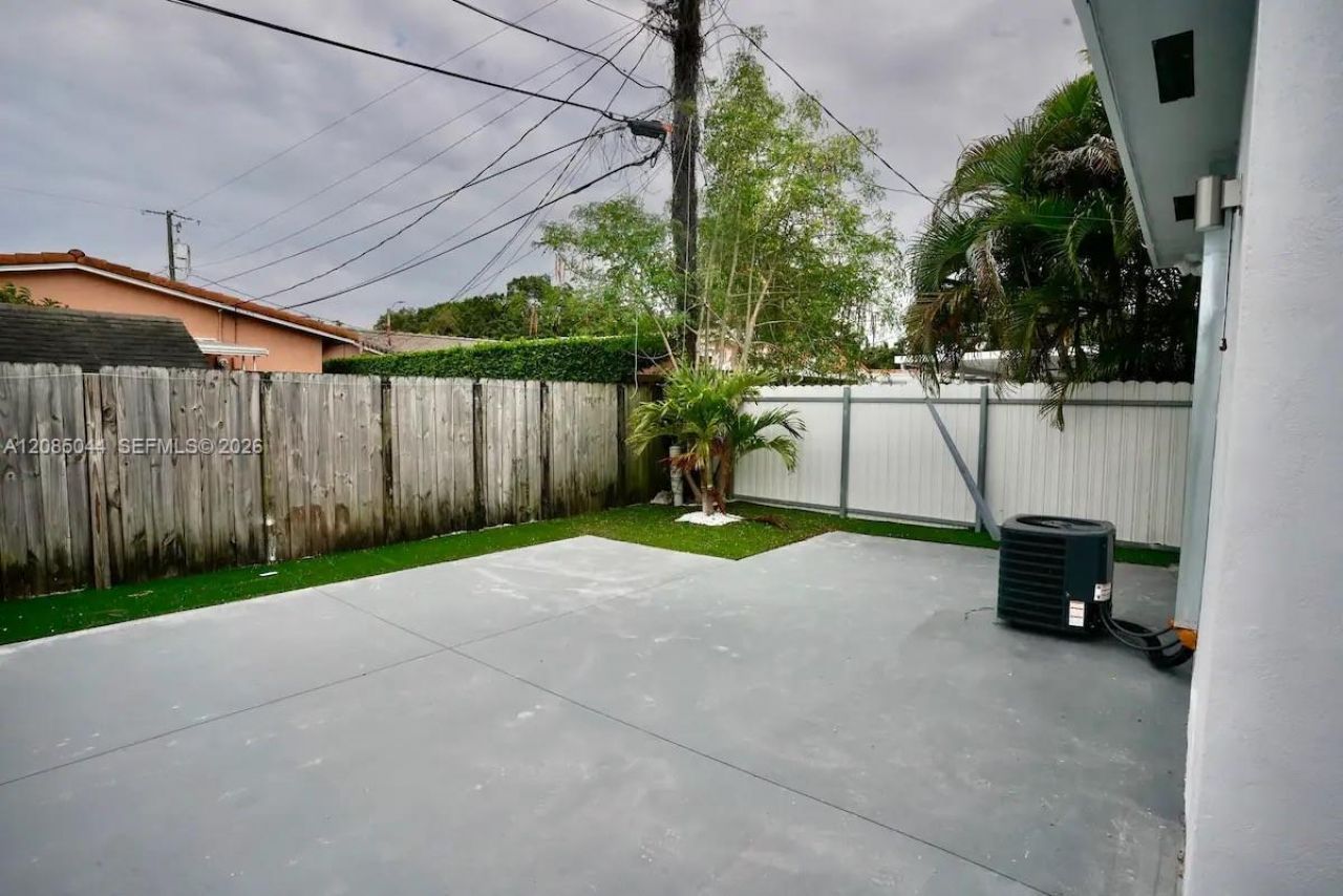 1647 NW 29th Ave, Unit 1, Miami, FL 33125 Photo