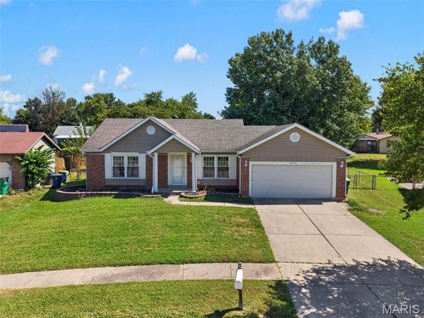 15556 97th Avenue , Florissant, MO 63034