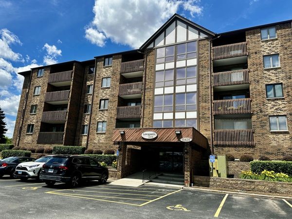 10420 Circle Drive , Unit 48B, Oak Lawn, IL 60453