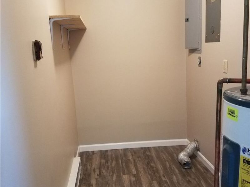 3922-3924 Summit Road, Ravenna, OH 44266 Photo 9