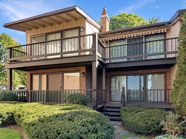 1070 S Lake Shore DRIVE, Unit 8-1-A, Lake Geneva, WI 53147