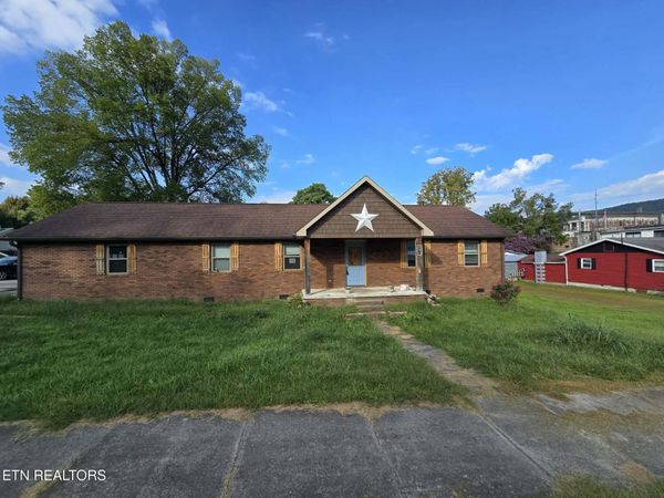 172 Liberty St, Jacksboro, TN 37757