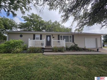 206 Cedar Street, Beatrice, NE 68310