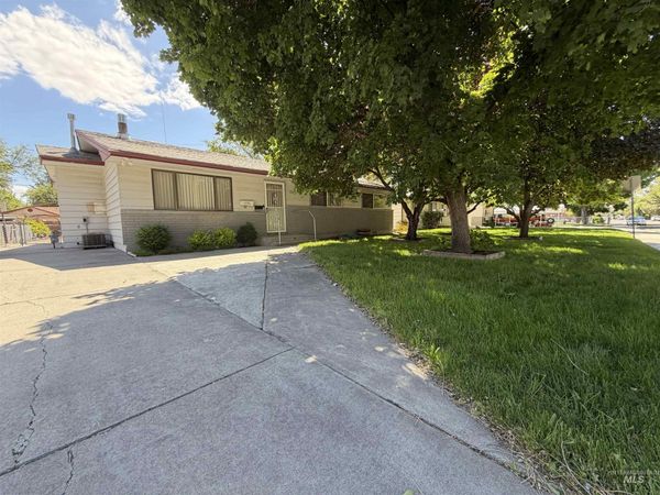 120 S 11th East, Mountain Home, ID 83647