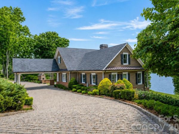 4023 8th Street Court NW, Hickory, NC 28601