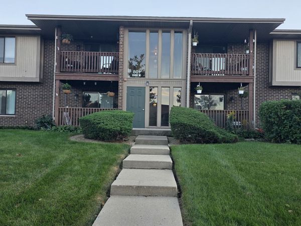 801 Brook Drive , Unit 3, Streamwood, IL 60107