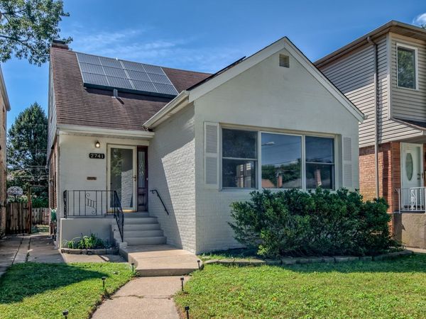 2741 W Chase Avenue , Chicago, IL 60645