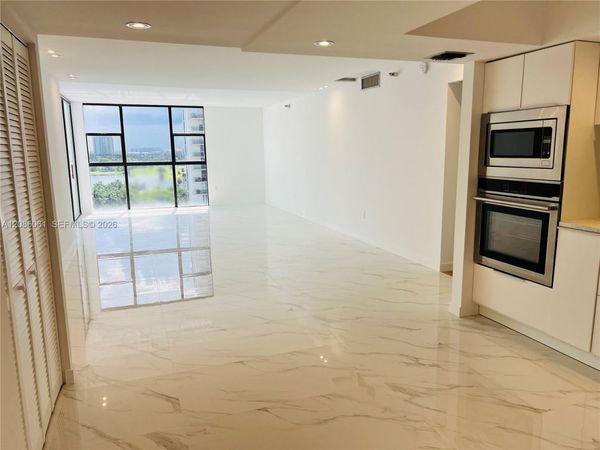 20505 E Country Club Dr , Unit 1138, Aventura, FL 33180