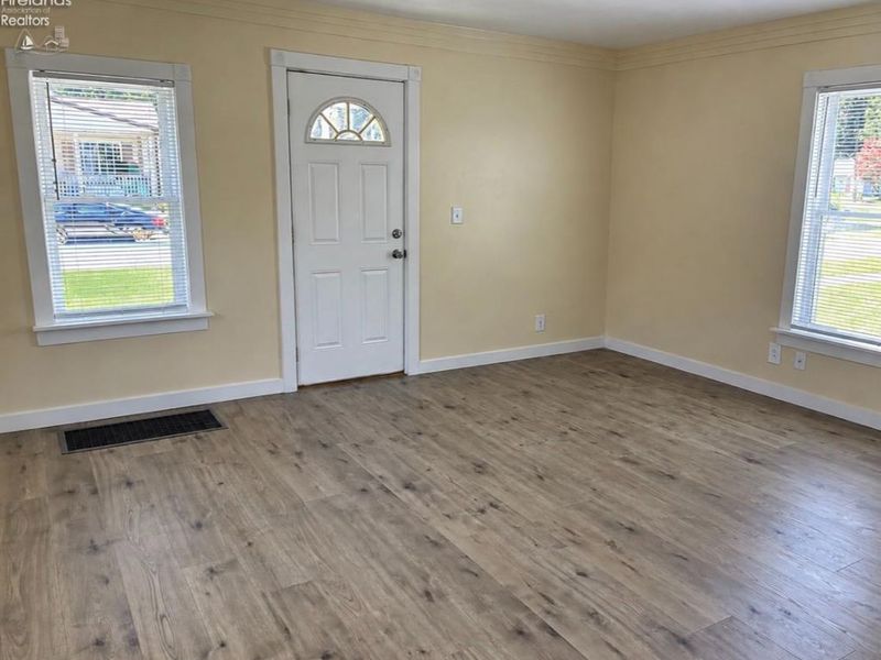 625 Bush Place, Fremont, OH 43420 Photo 3