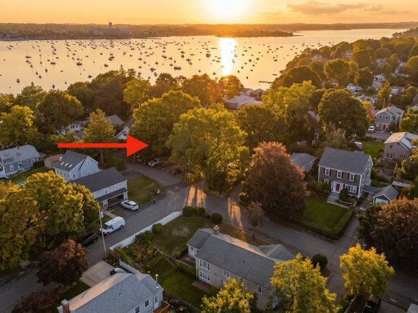 24-26 Knight Ave, Marblehead, MA 01945