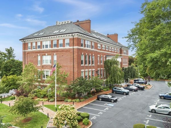 52 Sanborn Street, Unit 202, Reading, MA 01867